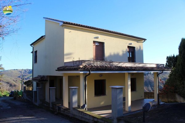 casa indipendente in vendita a Montefino in zona Bozza