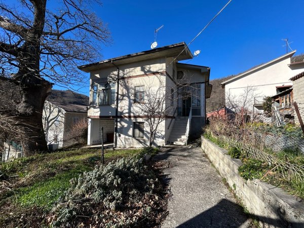 casa indipendente in vendita a Montorio al Vomano in zona Altavilla