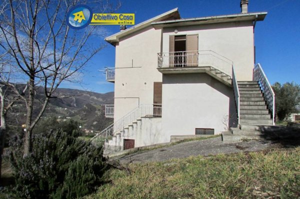 casa indipendente in vendita a Montorio al Vomano in zona Faiano