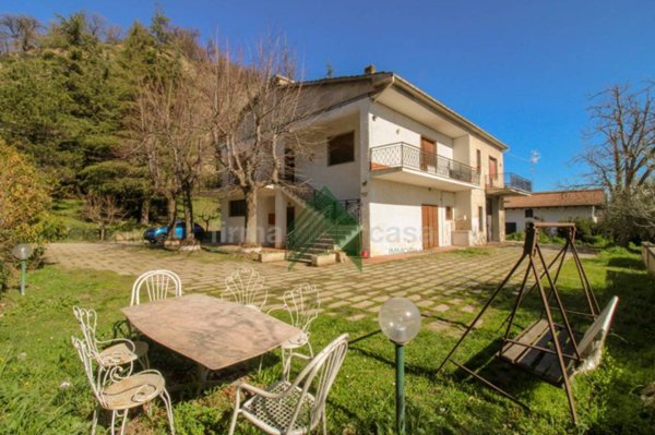 casa indipendente in vendita a Montorio al Vomano