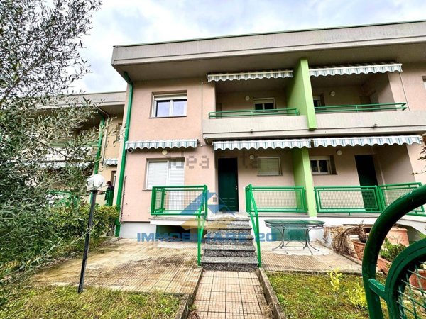 casa indipendente in vendita a Montorio al Vomano