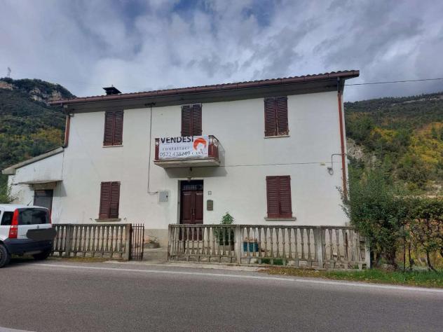 casa indipendente in vendita a Montorio al Vomano in zona Cusciano