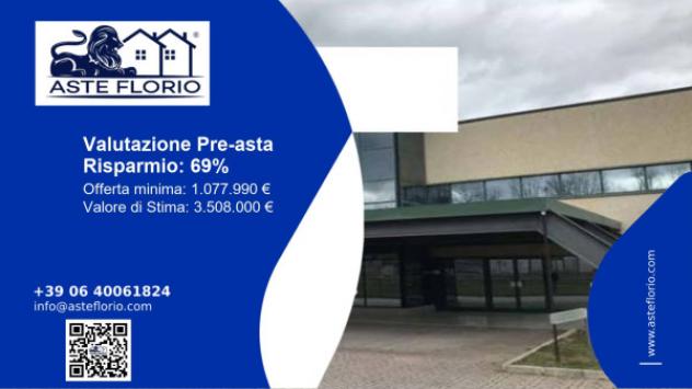 locale commerciale in vendita a Montorio al Vomano