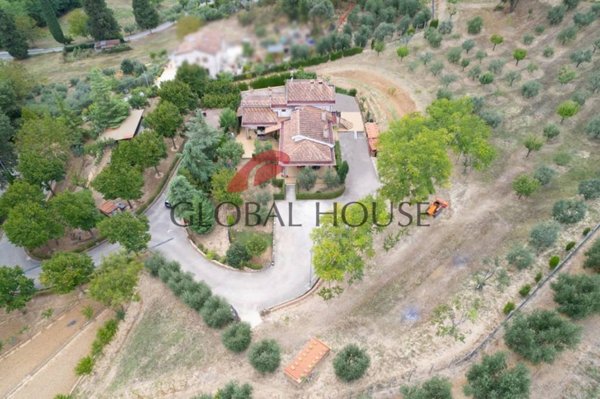 casa indipendente in vendita a Montorio al Vomano