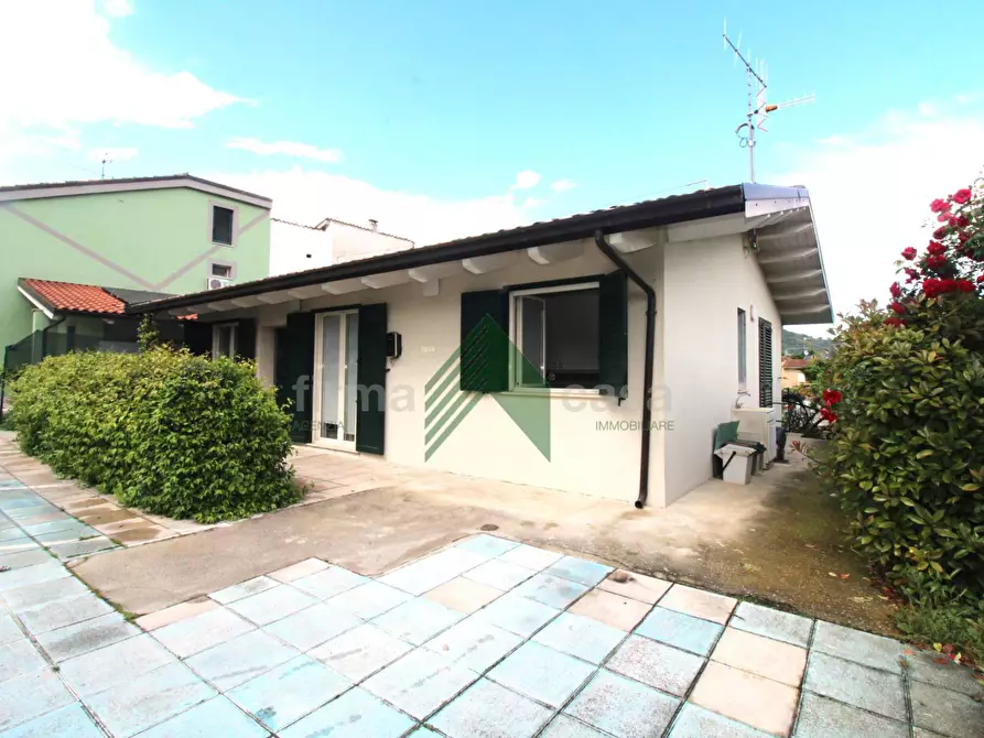 casa indipendente in vendita a Montorio al Vomano in zona Piane di Collevecchio