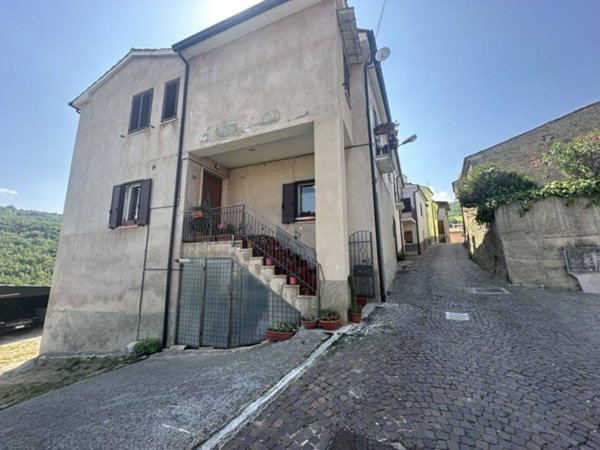 casa indipendente in vendita a Montorio al Vomano in zona Schiaviano