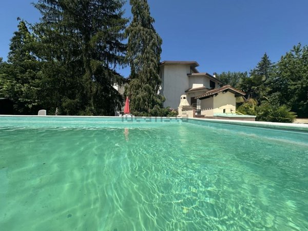 casa indipendente in vendita a Montorio al Vomano