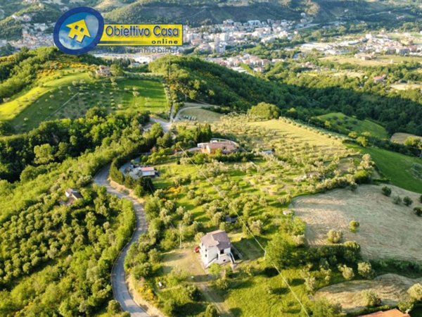 casa indipendente in vendita a Montorio al Vomano in zona Faiano