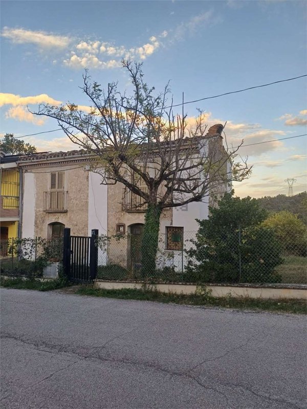 casa indipendente in vendita a Montorio al Vomano in zona Faiano