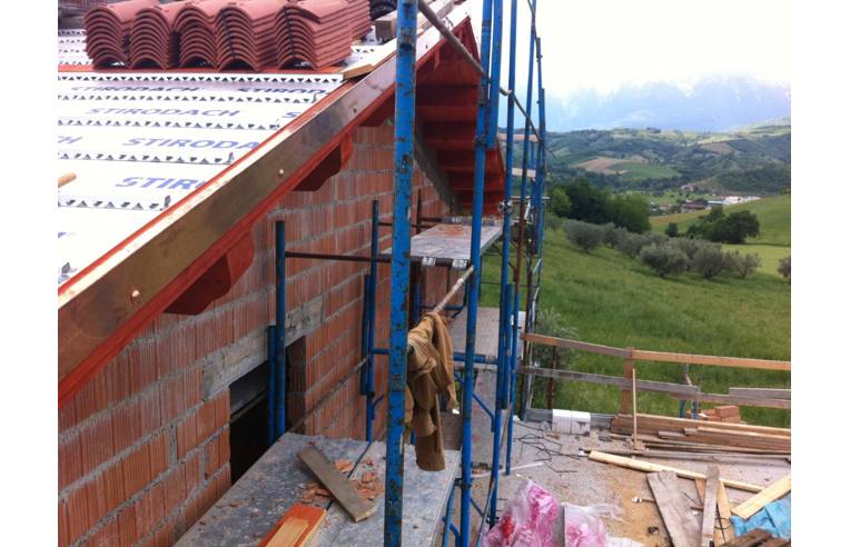 casa indipendente in vendita a Montorio al Vomano in zona Collevecchio