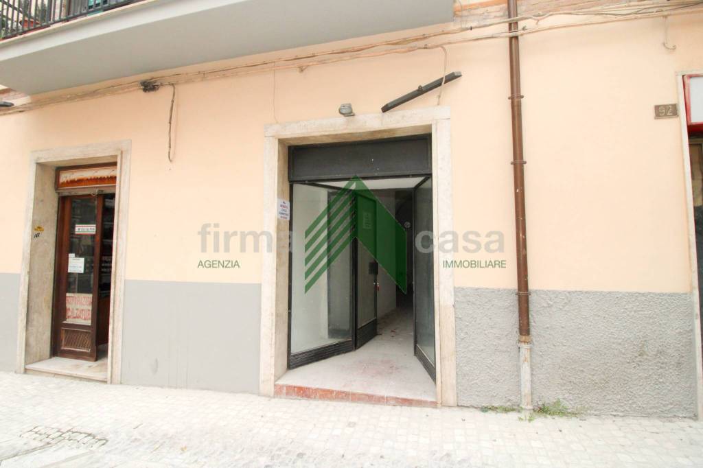 negozio in vendita a Montorio al Vomano
