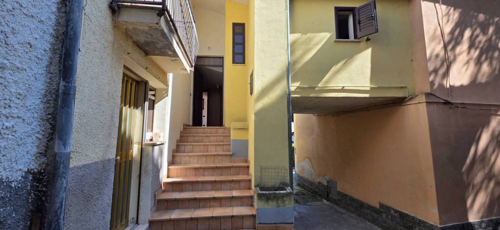 casa indipendente in vendita a Montorio al Vomano