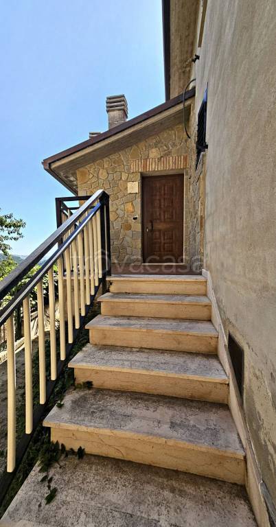 casa indipendente in vendita a Montorio al Vomano in zona Schiaviano