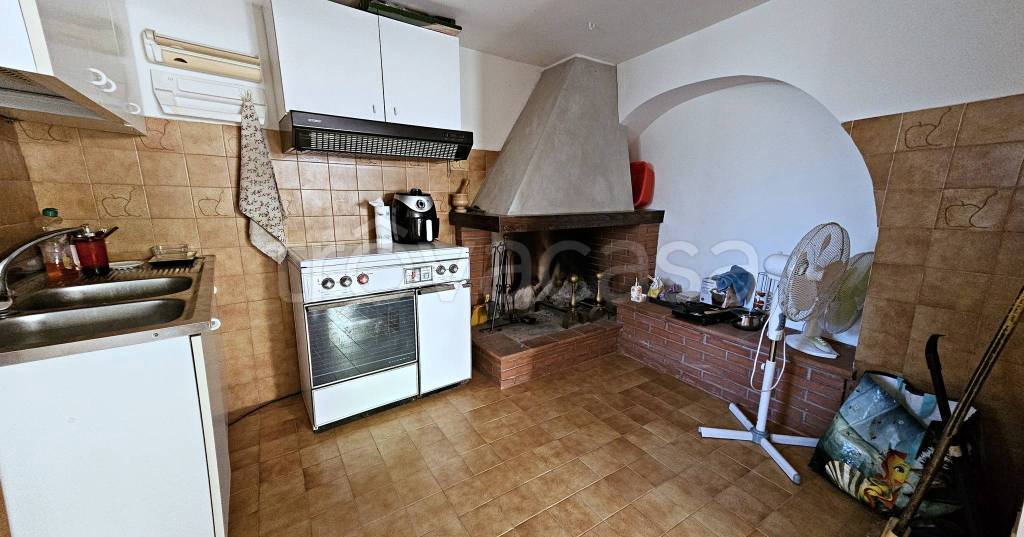 casa indipendente in vendita a Montorio al Vomano in zona Schiaviano