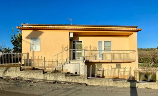 casa indipendente in vendita a Morro d'Oro