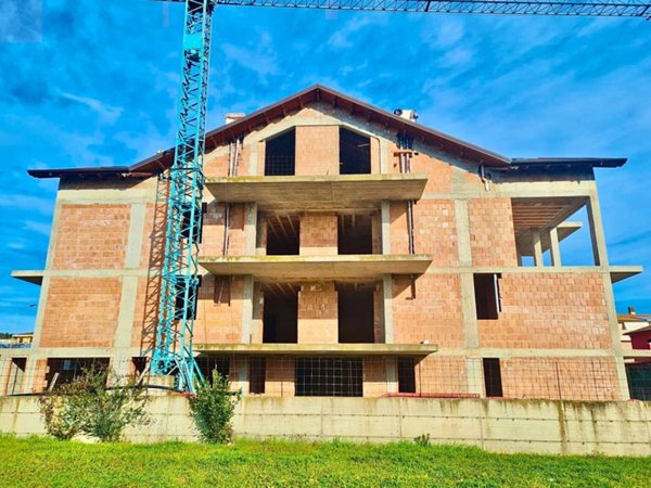 intera palazzina in vendita a Morro d'Oro in zona Pagliare