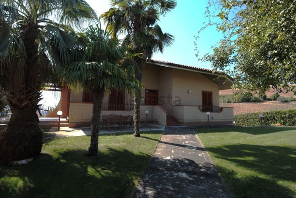 casa indipendente in vendita a Morro d'Oro