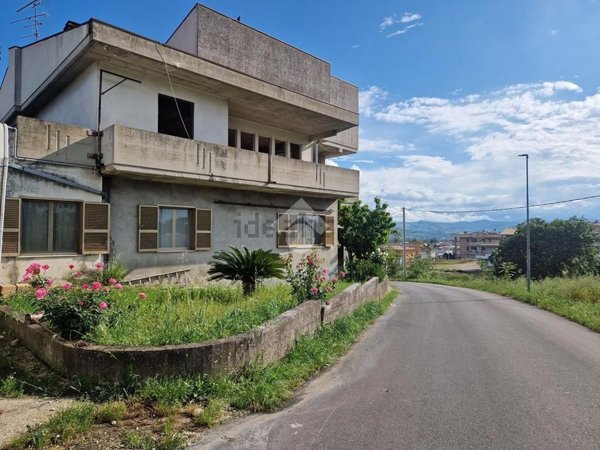 appartamento in vendita a Morro d'Oro in zona Pagliare