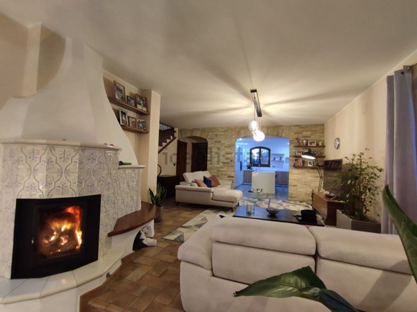 casa indipendente in vendita a Morro d'Oro