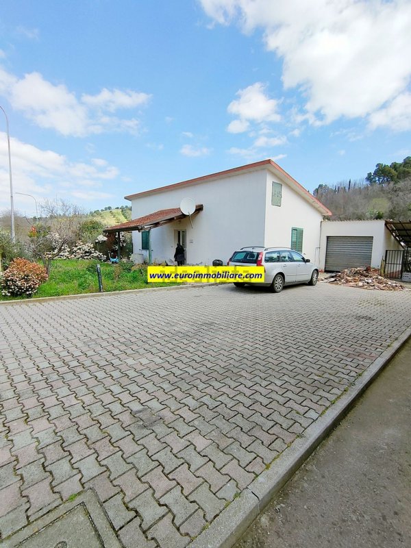 casa indipendente in vendita a Morro d'Oro