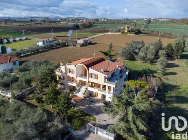 casa indipendente in vendita a Morro d'Oro in zona Pagliare