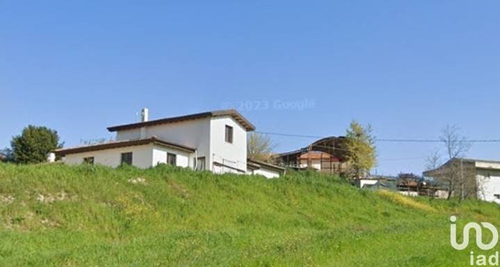 casa indipendente in vendita a Morro d'Oro in zona Razzano