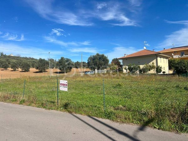 terreno edificabile in vendita a Morro d'Oro