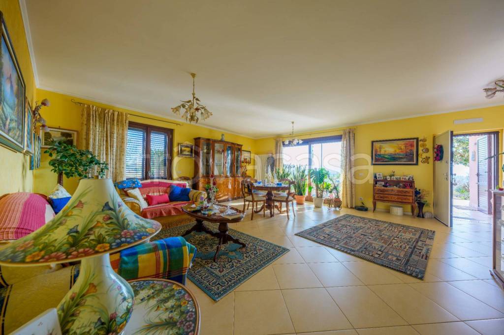 casa indipendente in vendita a Morro d'Oro in zona Pagliare