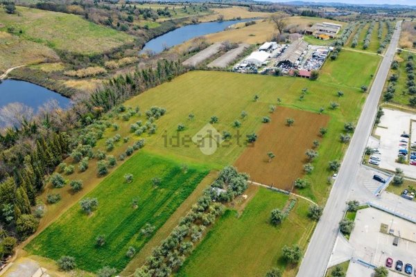 terreno industriale in vendita a Morro d'Oro in zona Case di Bonaventura