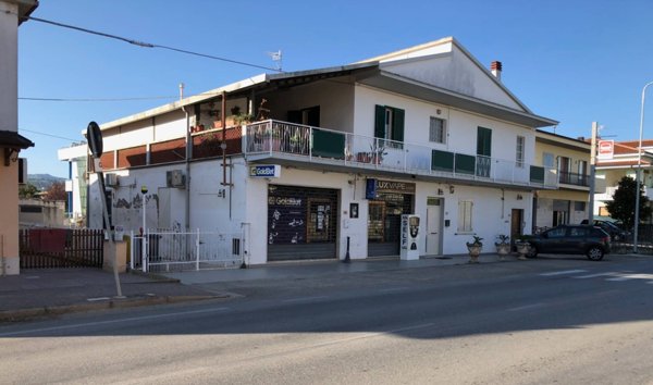 appartamento in vendita a Morro d'Oro in zona Pagliare