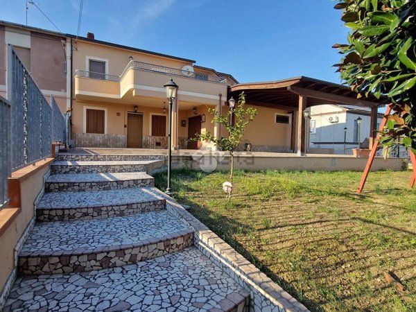 casa indipendente in vendita a Morro d'Oro in zona Pagliare