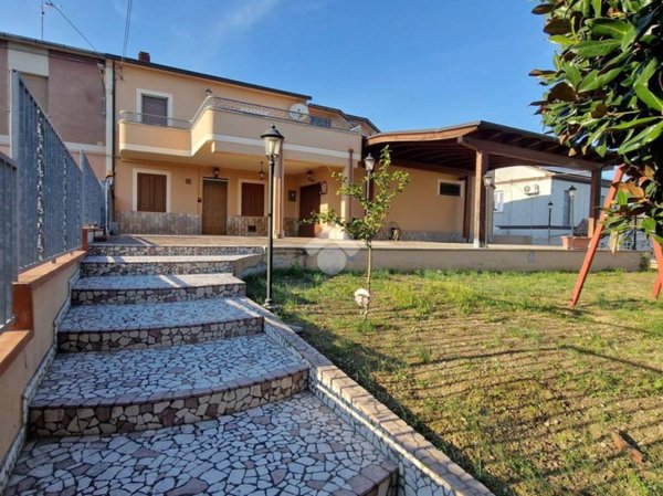 casa indipendente in vendita a Morro d'Oro in zona Case Merluzzi