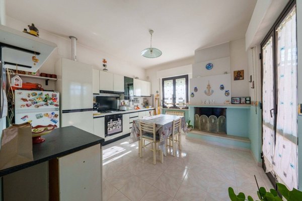 casa indipendente in vendita a Morro d'Oro in zona Pagliare