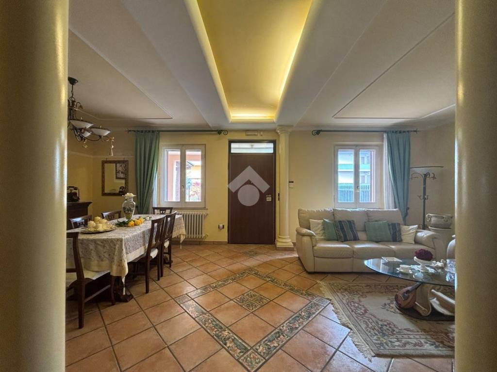 casa indipendente in vendita a Morro d'Oro in zona Pagliare