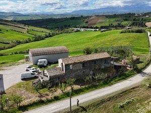 casa indipendente in vendita a Morro d'Oro in zona Razzano