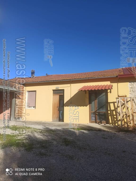 appartamento in vendita a Morro d'Oro in zona Razzano