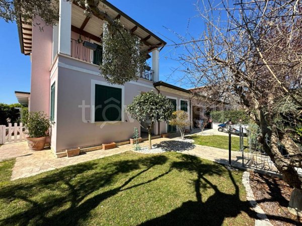 casa indipendente in vendita a Mosciano Sant'Angelo
