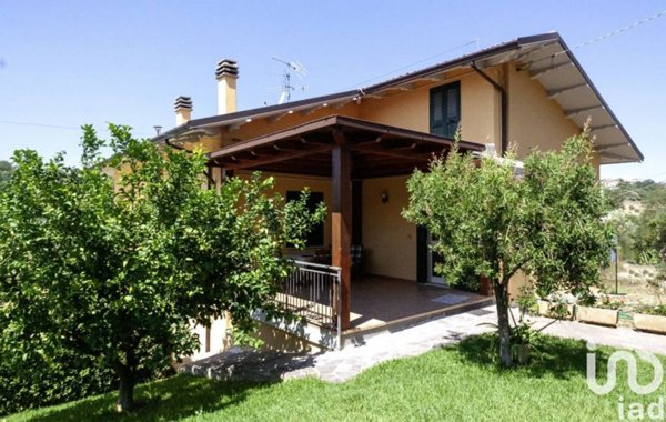 casa indipendente in vendita a Mosciano Sant'Angelo
