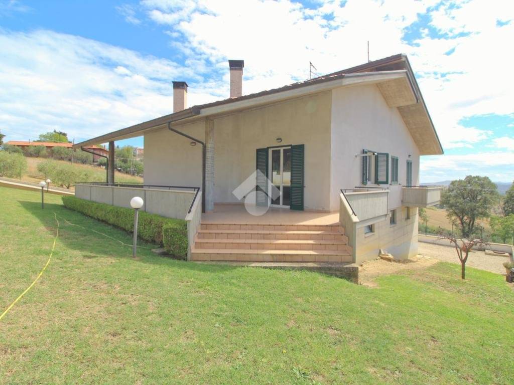 casa indipendente in vendita a Mosciano Sant'Angelo in zona Montone