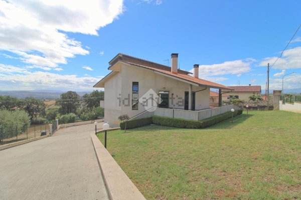casa indipendente in vendita a Mosciano Sant'Angelo in zona Montone