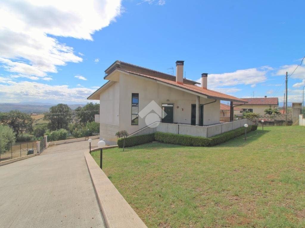 casa indipendente in vendita a Mosciano Sant'Angelo in zona Montone