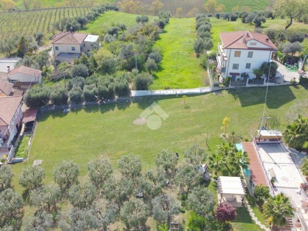 terreno agricolo in vendita a Mosciano Sant'Angelo in zona Costa del Monte