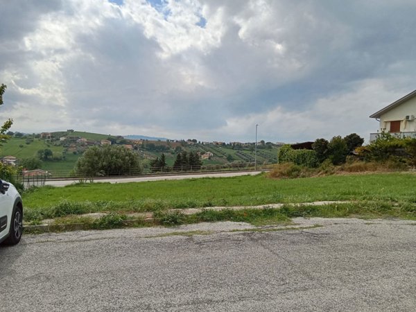 terreno edificabile in vendita a Mosciano Sant'Angelo