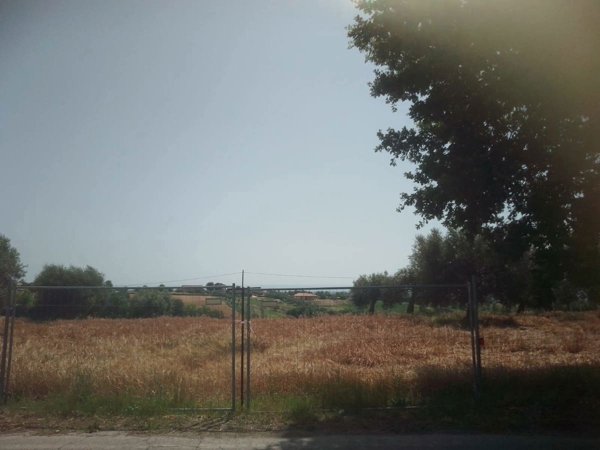 terreno edificabile in vendita a Mosciano Sant'Angelo