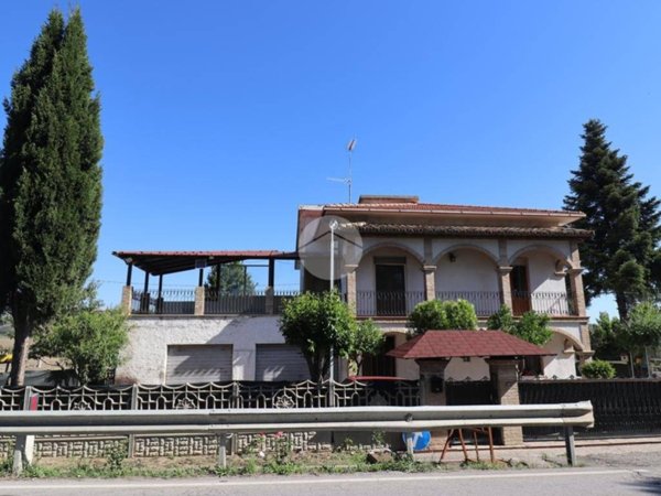 casa indipendente in vendita a Mosciano Sant'Angelo