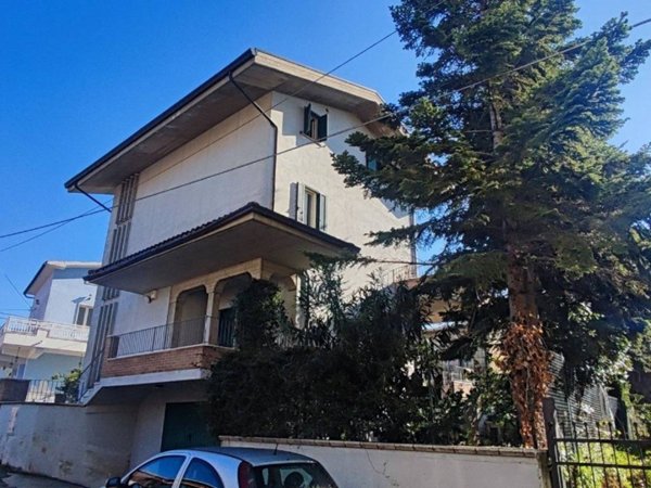 casa indipendente in vendita a Mosciano Sant'Angelo