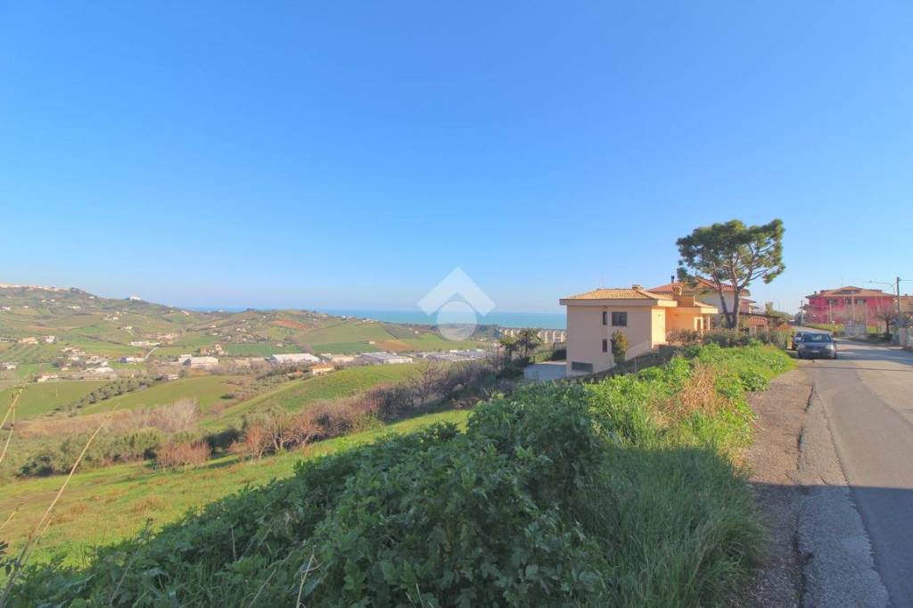 casa indipendente in vendita a Mosciano Sant'Angelo