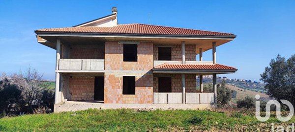casa indipendente in vendita a Mosciano Sant'Angelo