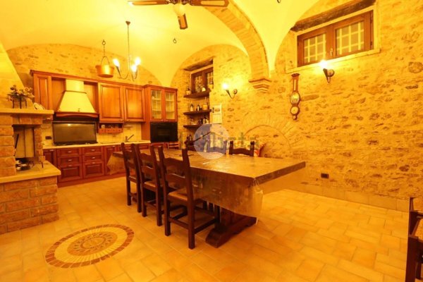 casa indipendente in vendita a Mosciano Sant'Angelo