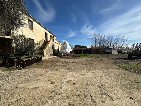 casale in vendita a Mosciano Sant'Angelo